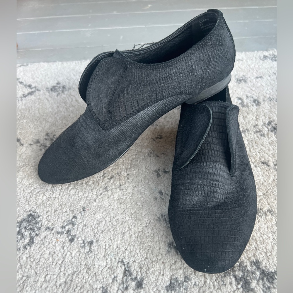 Saks Fifth Avenue Simone Black Leather Loafers Flats Textured Slip On Size 7